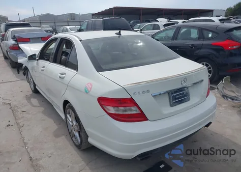 2011 Mercedes-Benz C 300 Luxury/Sport из США, поврежденный, VIN WDDGF5EB4BR183766